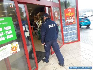 Podczas przedświątecznych zakupów dbajmy o swoje zdrowie. Nie zapominajmy o środkach chroniących nas przed zakażeniem