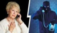 kobieta rozmawia przez telefon z przestępcą