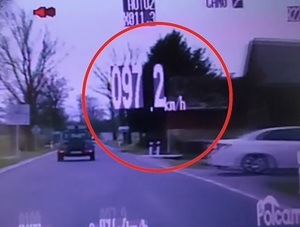 Pędził przez miejscowość niemal 100 km/h. Wykroczenie nagrał policyjny wideorejestrator