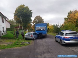 kolizja osobówki z ciężarówką