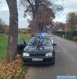 auto na drodze kontrolowane przez policję