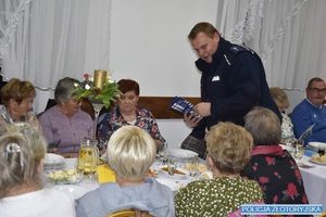 policjanci na spotkaniach