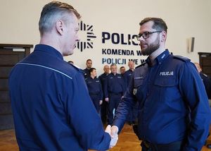 Promesy z rąk Szefa Dolnośląskiej Policji dla wyróżniających się policjantów tego garnizonu
