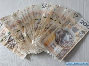 banknoty po 200 złotych