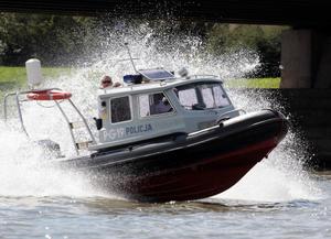 policyjna łódka