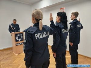 policjanci podczas ślubowania