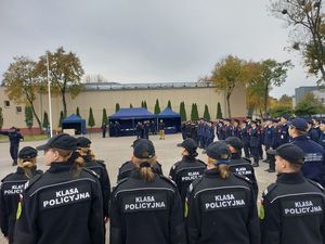 Finał I Ogólnopolskiego Przeglądu Musztry Klas Mundurowych z udziałem uczniów klas policyjnych ze Złotoryi