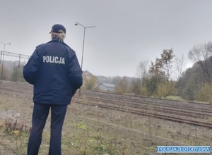 policjanci i straż ochrony kolei podczas wspólnych działań