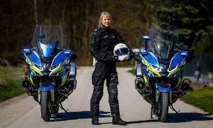 Kobieta, policjantka, motocyklistka