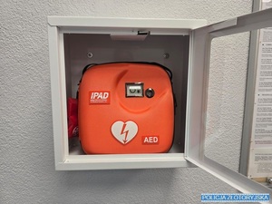 defibrylator w komendzie