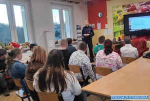 Profilaktyczne rozmowy o odpowiedzialności- policjanci z wizytą w ośrodku szkolno-wychowawczym
