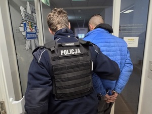 Kierujący motorowerem z dożywotnim zakazem prowadzenia pojazdów usłyszał wyrok w trybie przyśpieszonym