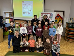 Złotoryjscy policjanci prowadzą prelekcje w szkołach na temat bezpieczeństwa podczas ferii zimowych