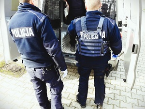 Tymczasowy areszt dla agresywnego 50-latka. Grozi mu do 10 lat więzienia.