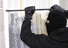 Uwaga na włamywaczy – apel Policji przed feriami zimowymi