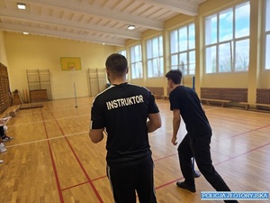 Uczeń przygotowuje się do biegu