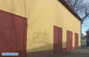 Graffiti na ścianach budynków